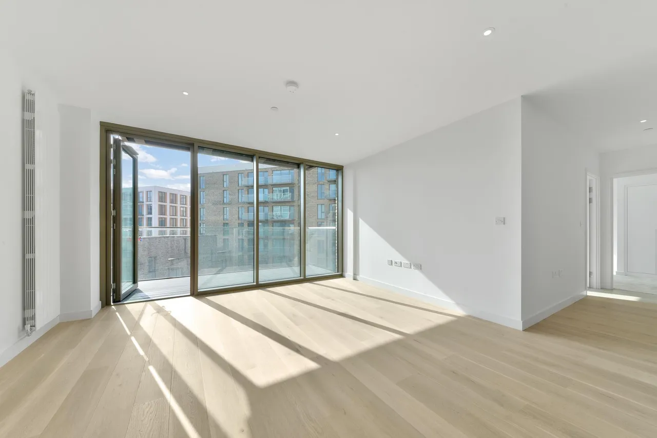Commodore House, Royal Wharf, E16, photo 2
