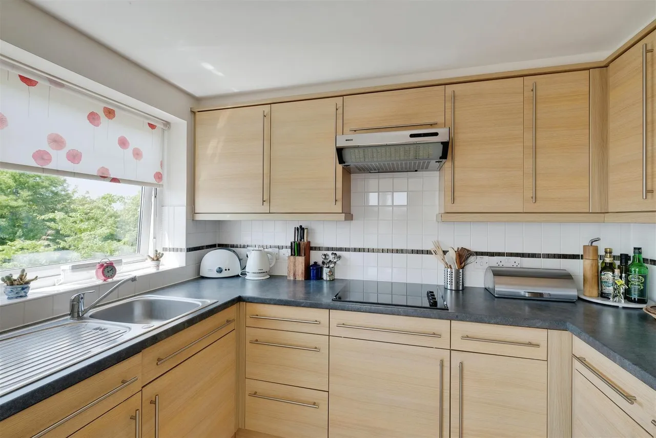 Avenue Road, Lymington, SO41, photo 5