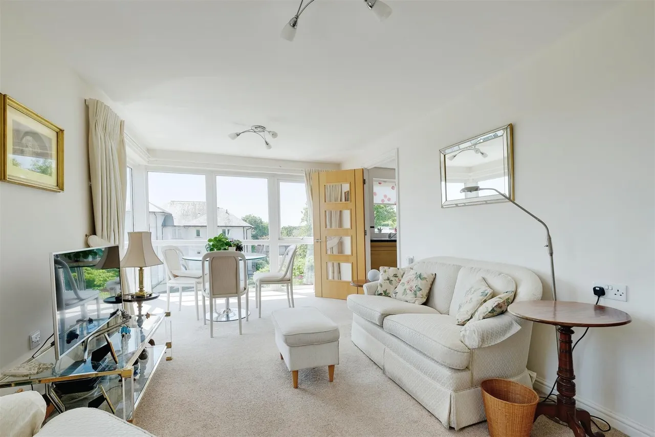 Avenue Road, Lymington, SO41, photo 3