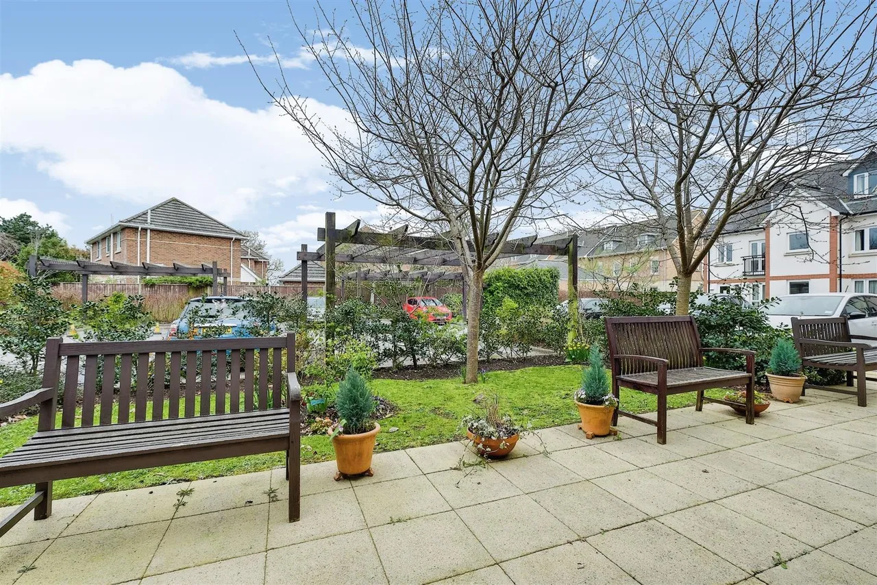 Avenue Road, Lymington, SO41, photo 15