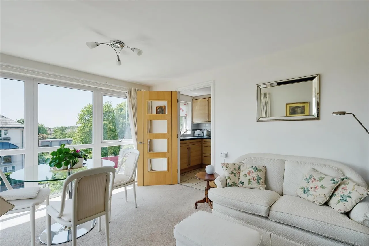 Avenue Road, Lymington, SO41, photo 4