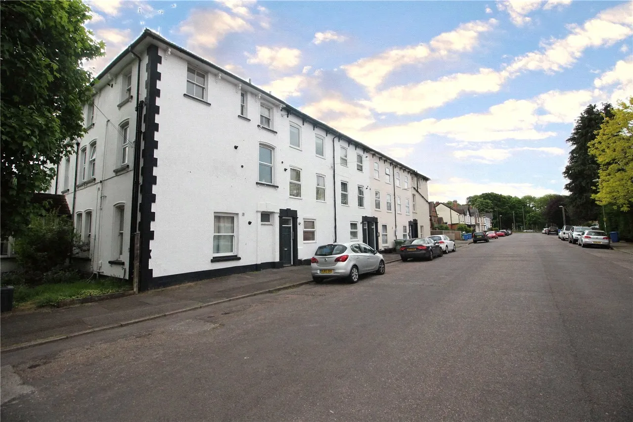 2 bed flat to rent — Southampton Street, Farnborough, GU14 6AU