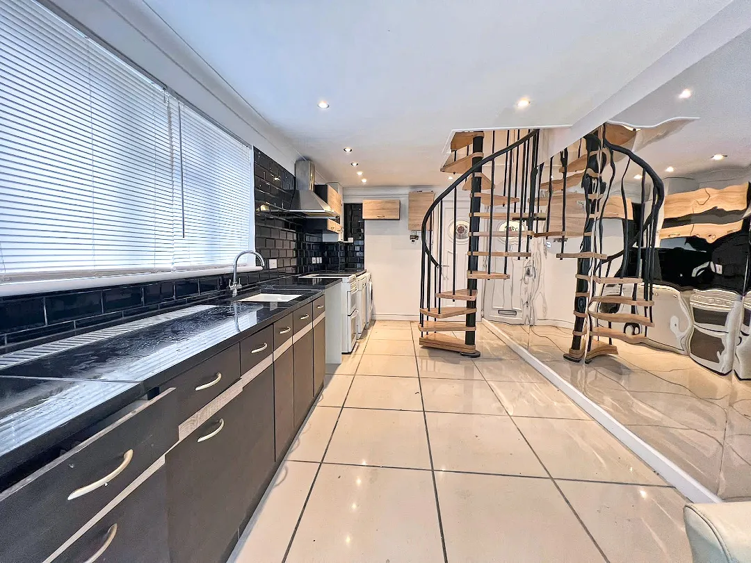 Southampton Street, Farnborough, GU14 6AU, photo 4