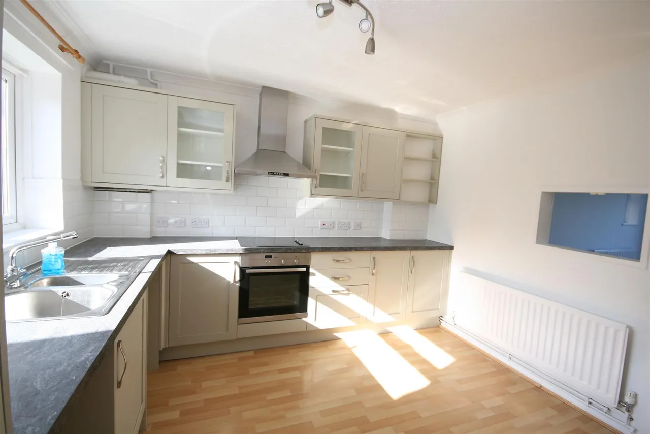 Glynn Rise, Peacehaven, photo 11