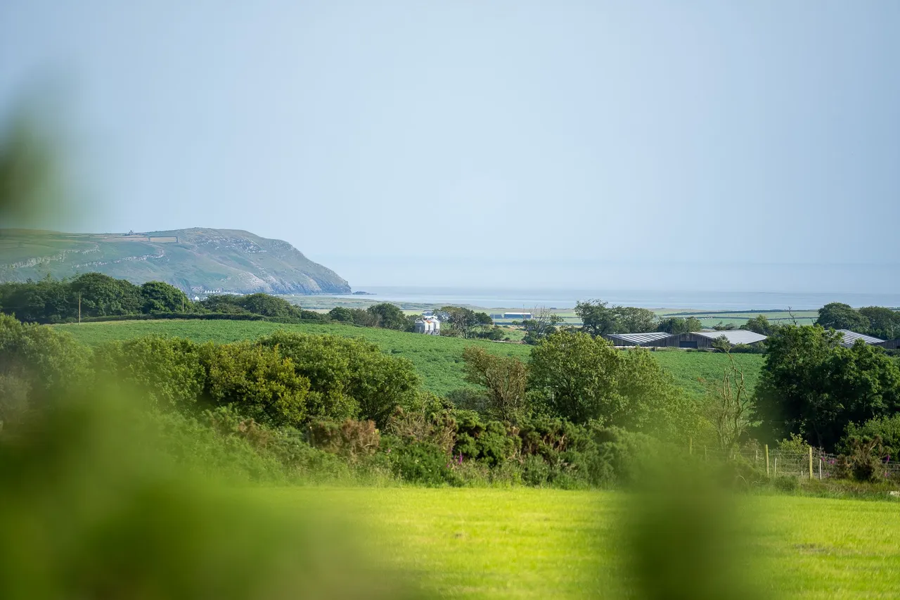Cae Ganol, Llaniestyn, Pwllheli, Gwynedd, LL53 8PS, photo 9