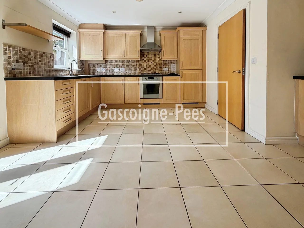 Pendenza, Cobham, KT11, photo 2