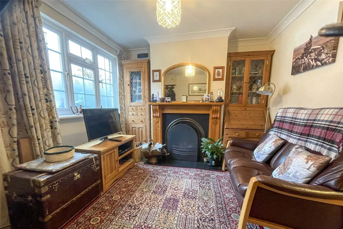 Cricket Green, Hartley Wintney, Hook, Hampshire, RG27 8PZ, photo 2