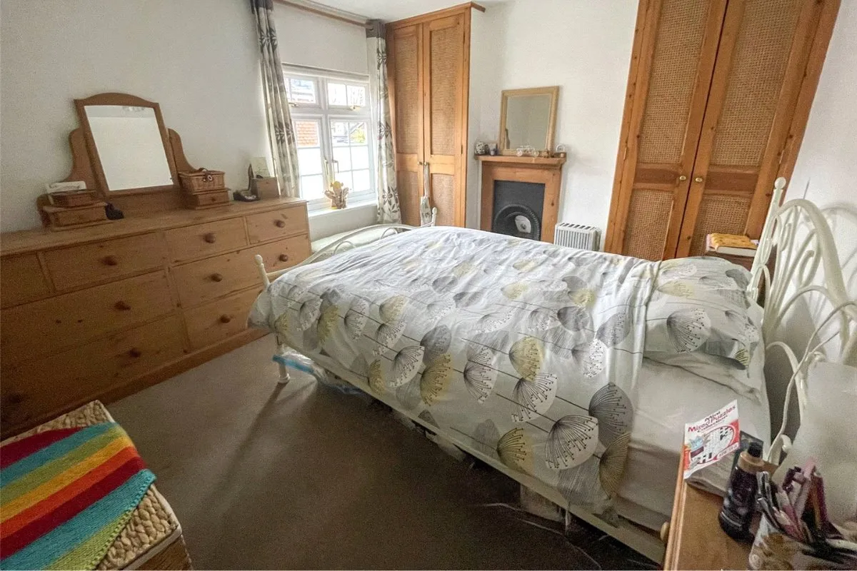 Cricket Green, Hartley Wintney, Hook, Hampshire, RG27 8PZ, photo 7