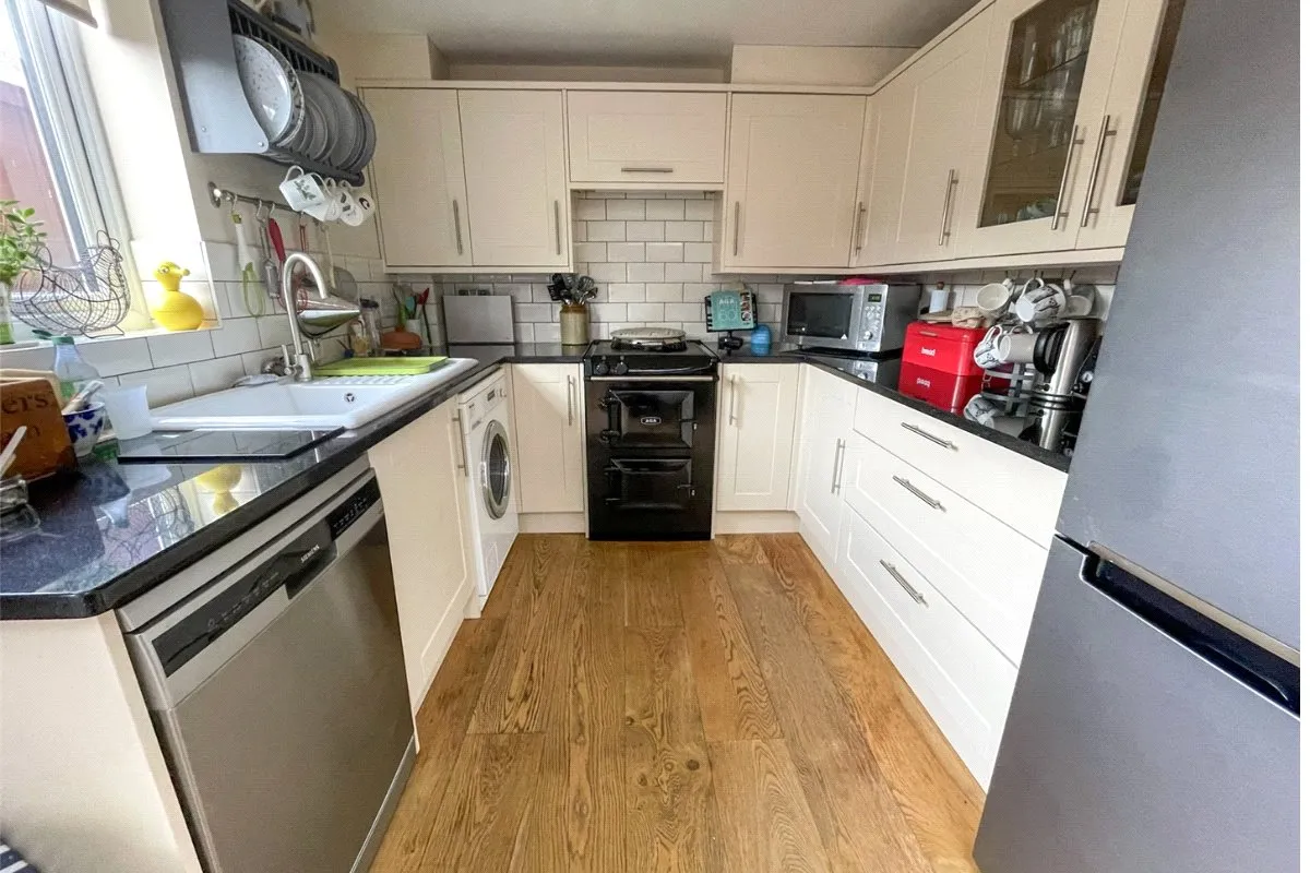 Cricket Green, Hartley Wintney, Hook, Hampshire, RG27 8PZ, photo 6