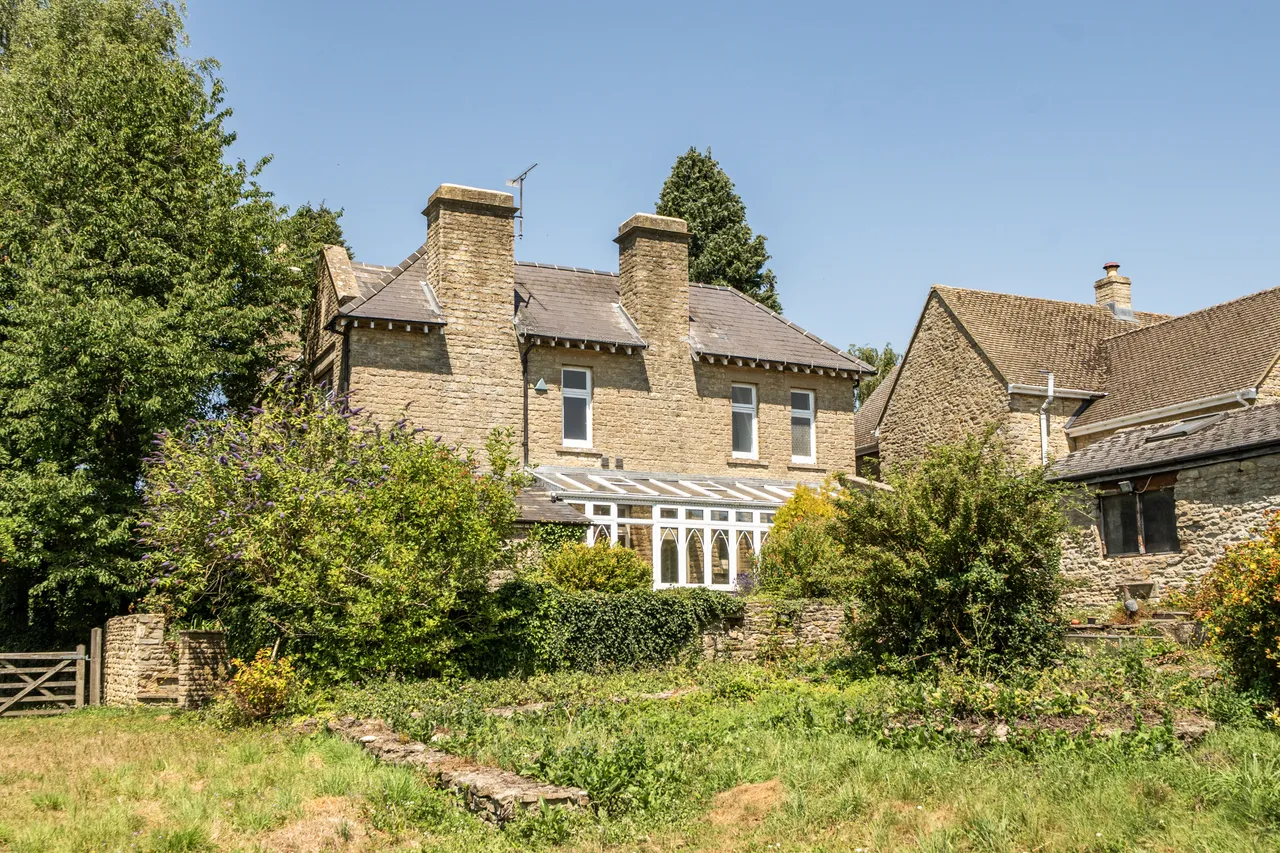 The Green, Upper Heyford, OX25, photo 6
