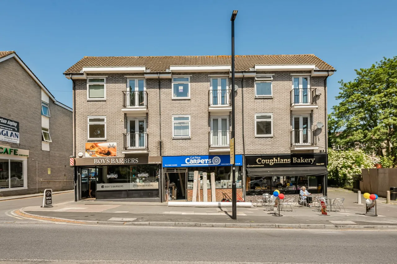 1 bed flat for sale, Chaldon Road, Ragland Parade, CR3