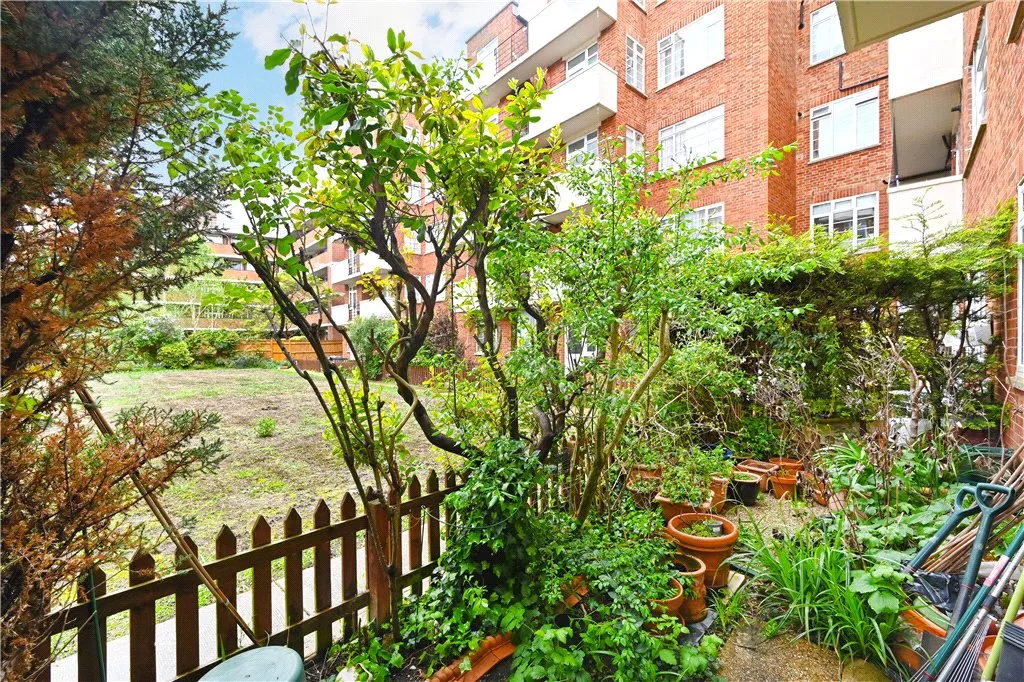 Mackennal Street, London, NW8, photo 17
