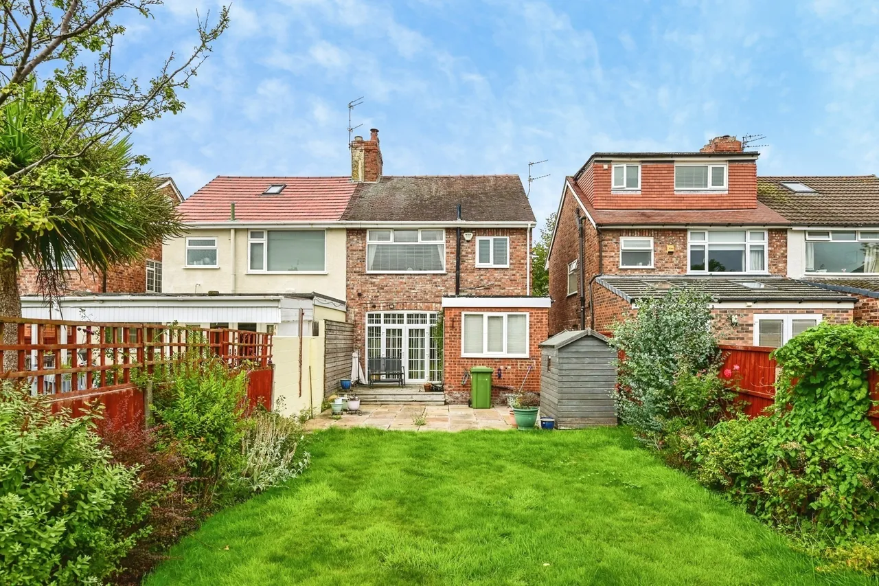 Staley Avenue, Crosby, L23, photo 8