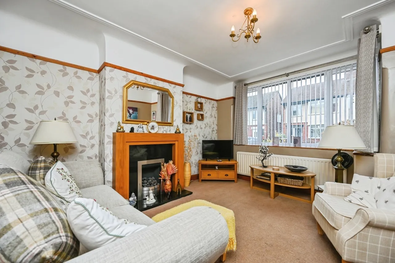 Staley Avenue, Crosby, L23, photo 12