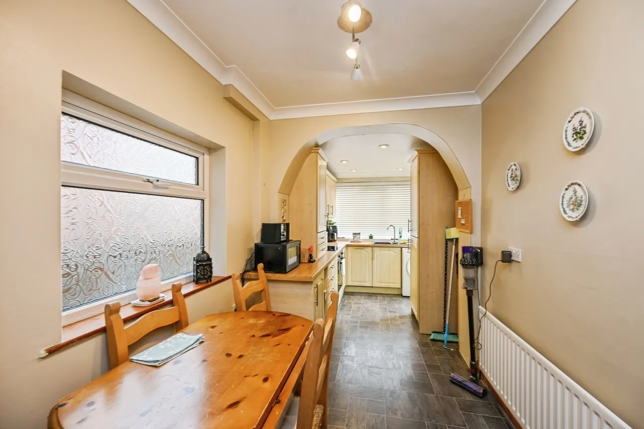 Staley Avenue, Crosby, L23, photo 7