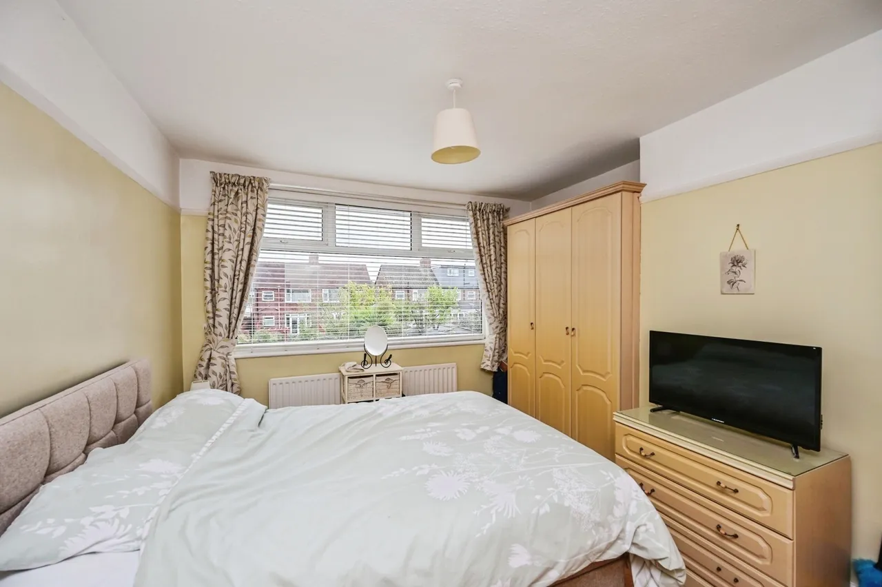 Staley Avenue, Crosby, L23, photo 13