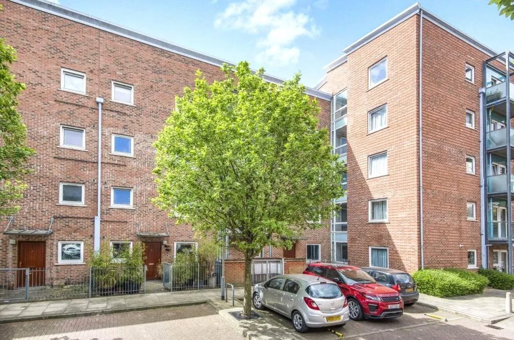1 bed flat for sale — Great Chart Street, Battersea, London, SW11