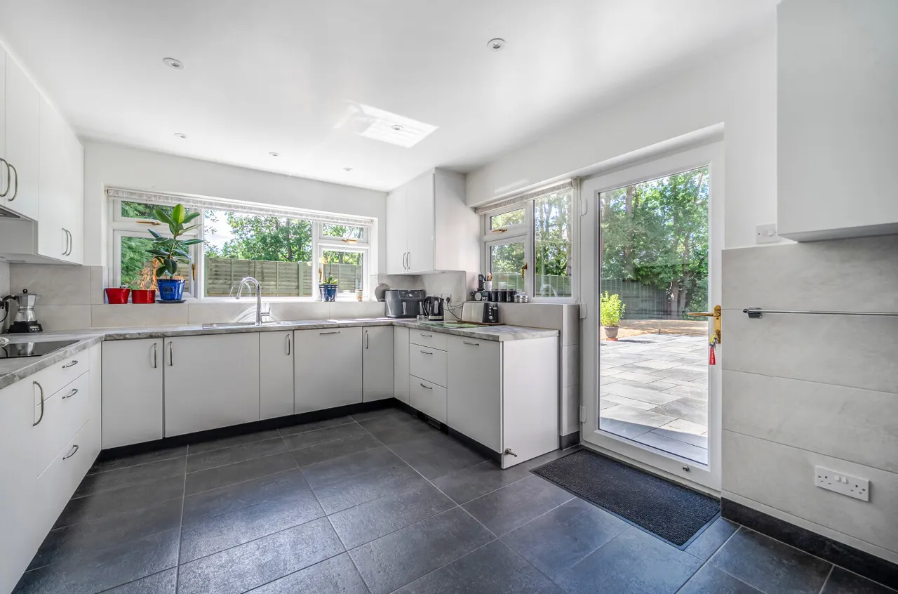 Le Marchant Road, Camberley, Surrey, GU15 1HZ, photo 5