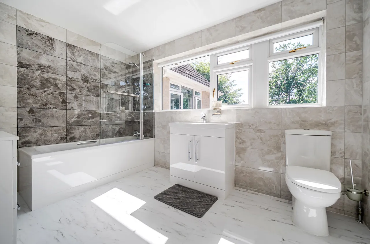 Le Marchant Road, Camberley, Surrey, GU15 1HZ, photo 12