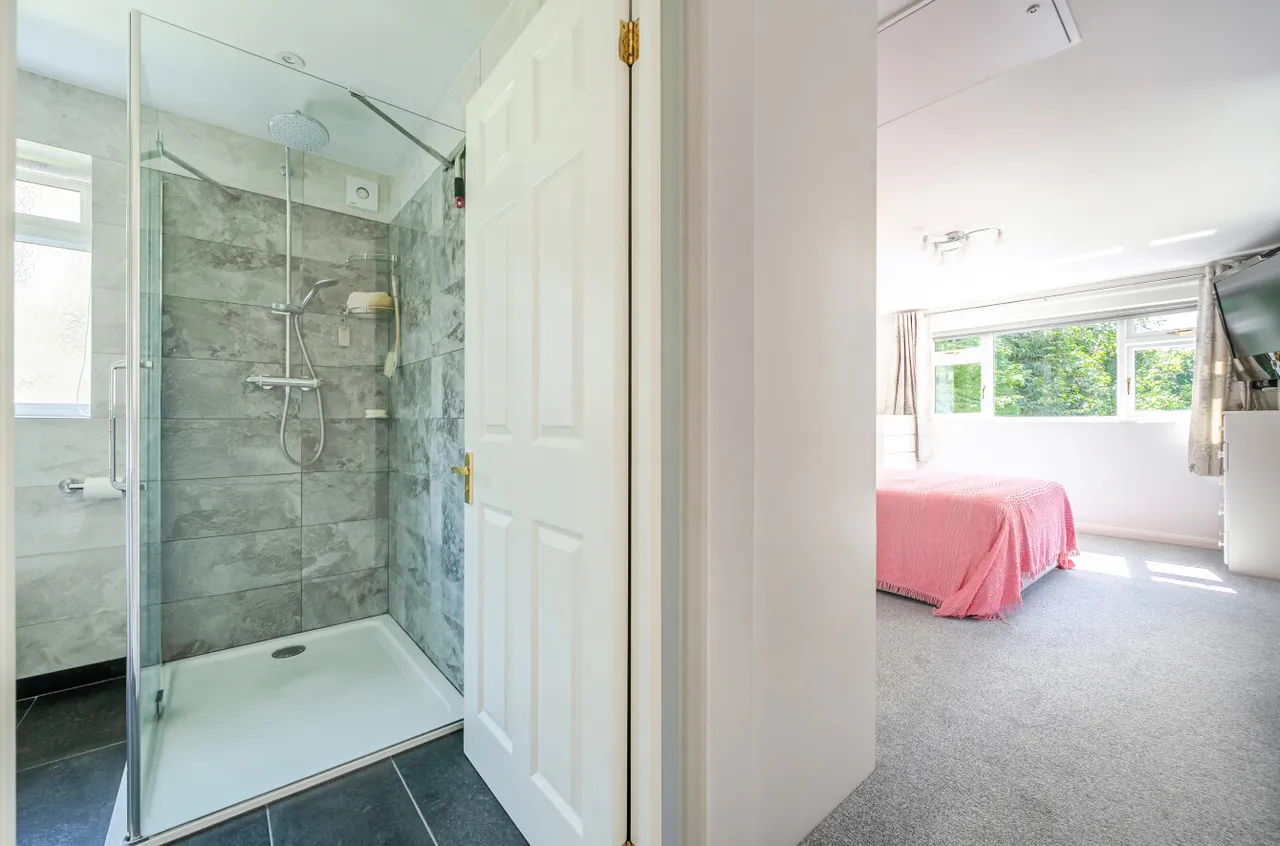 Le Marchant Road, Camberley, Surrey, GU15 1HZ, photo 13