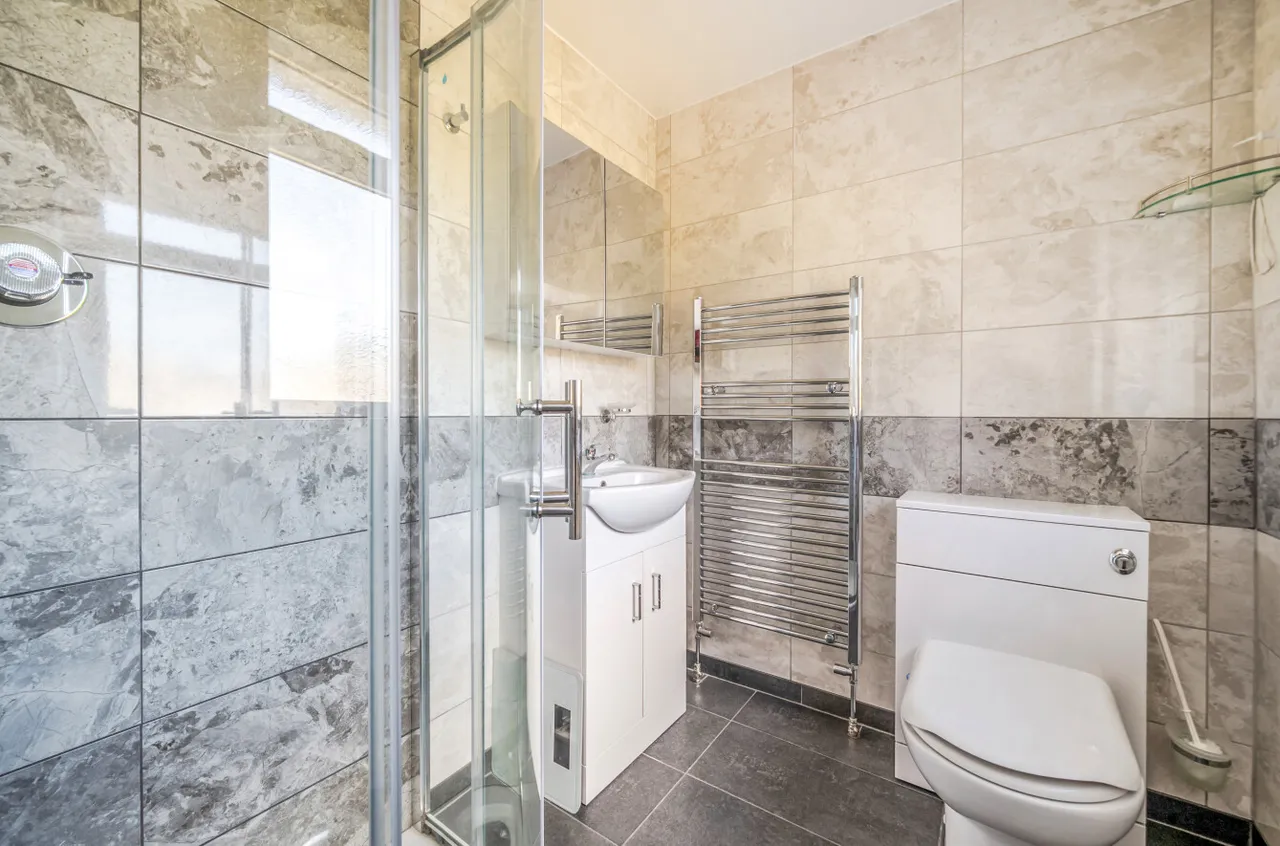 Le Marchant Road, Camberley, Surrey, GU15 1HZ, photo 15