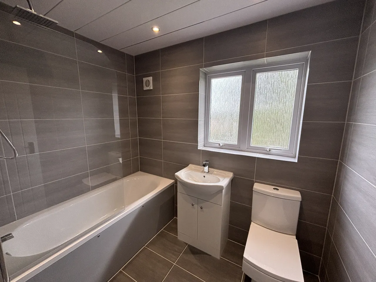 Staynton Crescent, HUDDERSFIELD, photo 4
