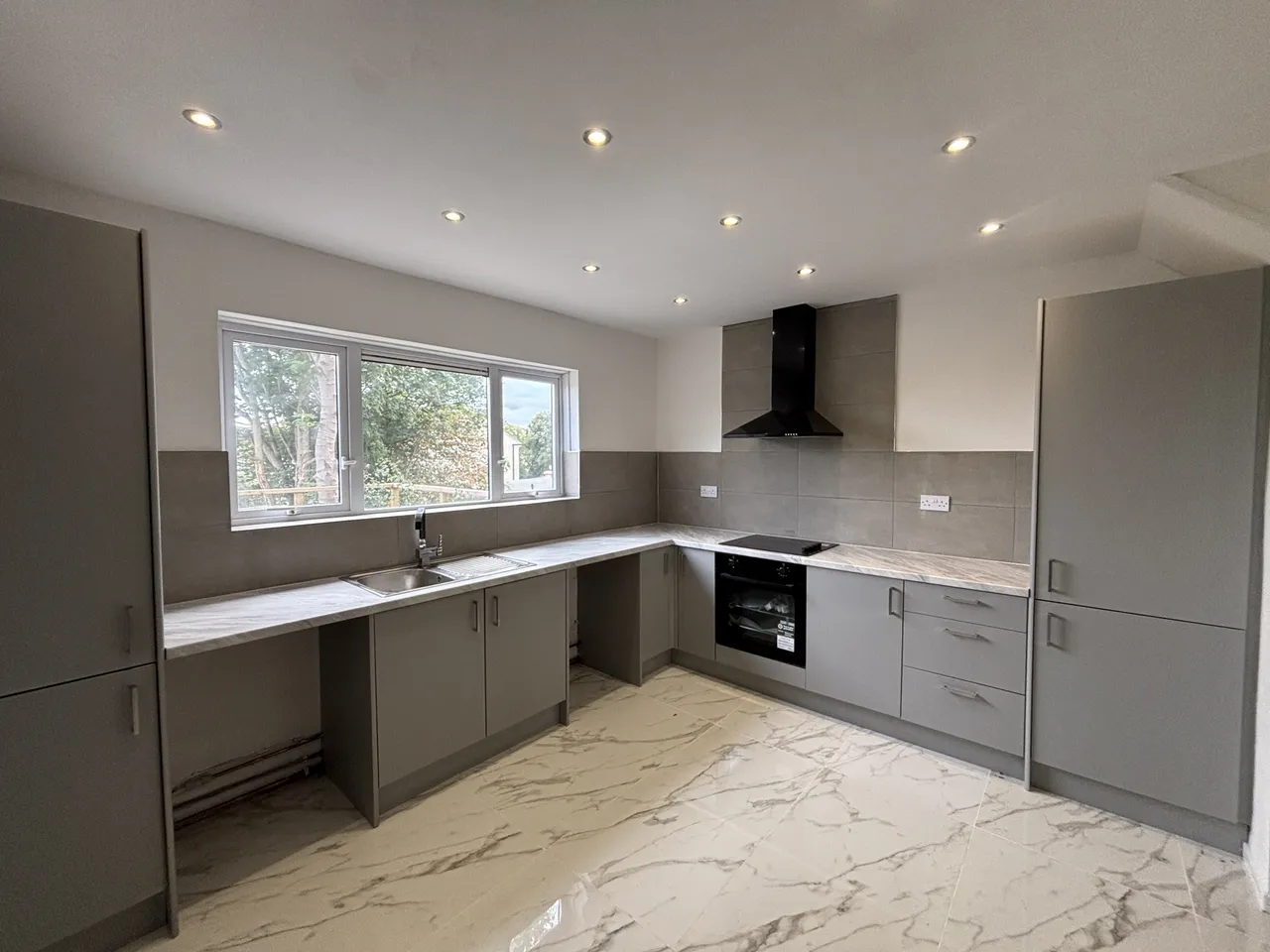 Staynton Crescent, HUDDERSFIELD, photo 11