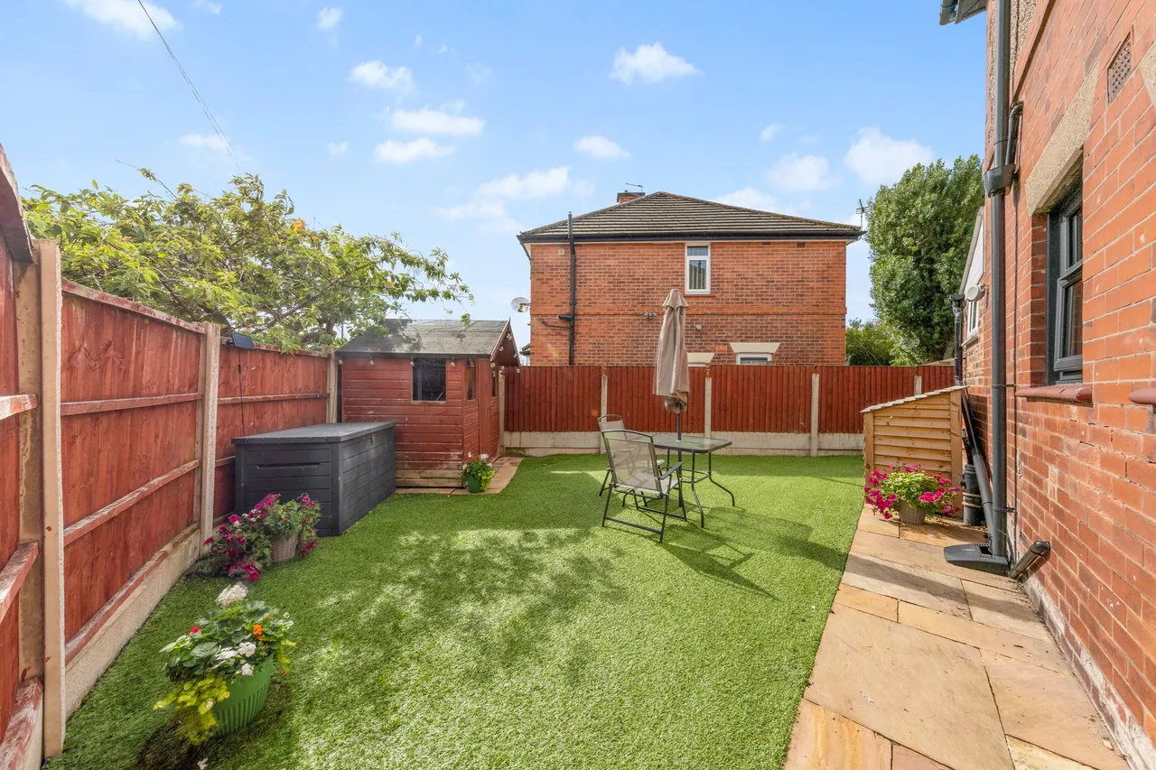 Queens Drive, Newton-Le-Willows, Newton-Le-Willows, WA12 0LX, photo 4