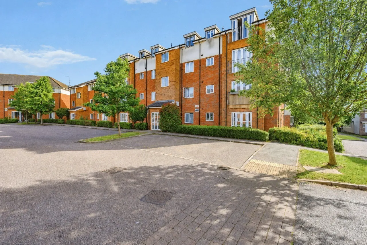 Stokers Close, Dunstable, Bedfordshire, LU5, photo 10