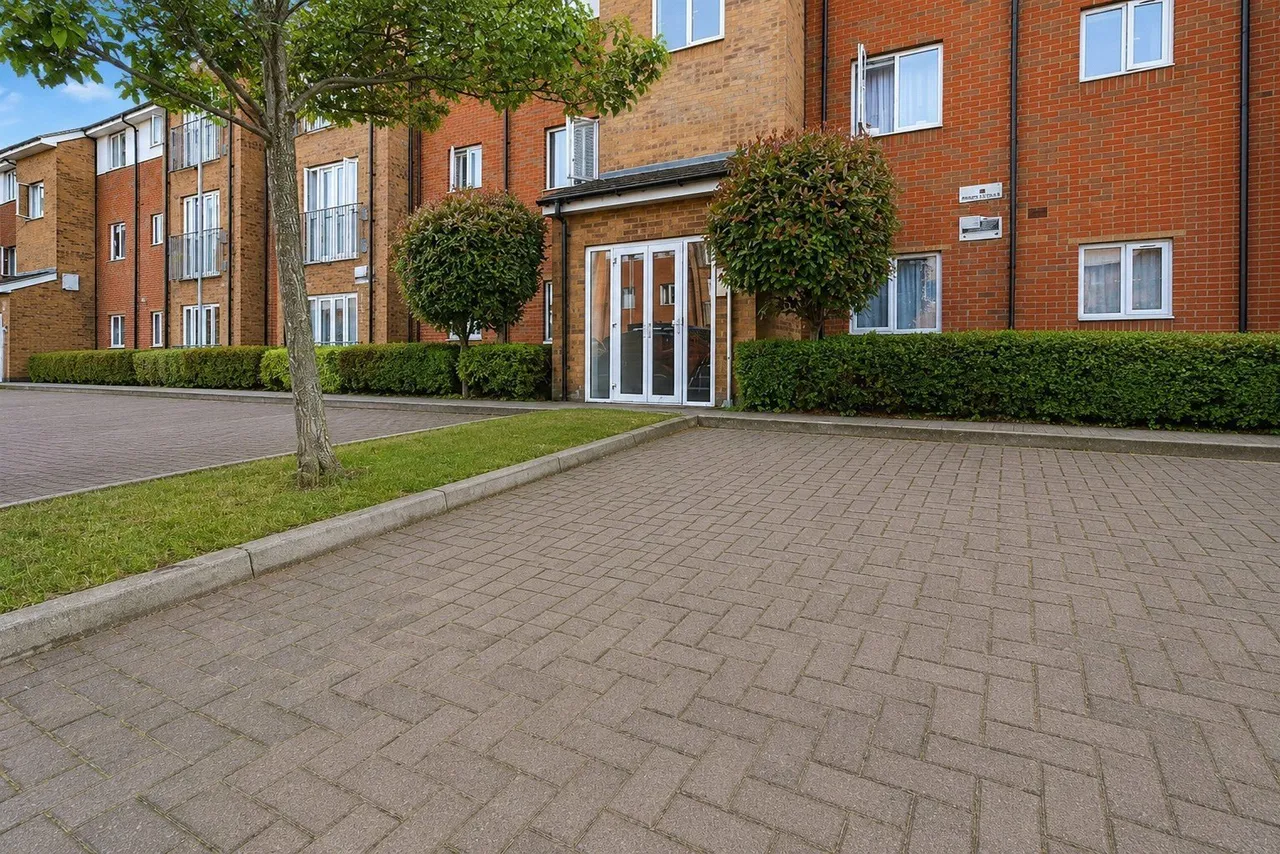Stokers Close, Dunstable, Bedfordshire, LU5, photo 9