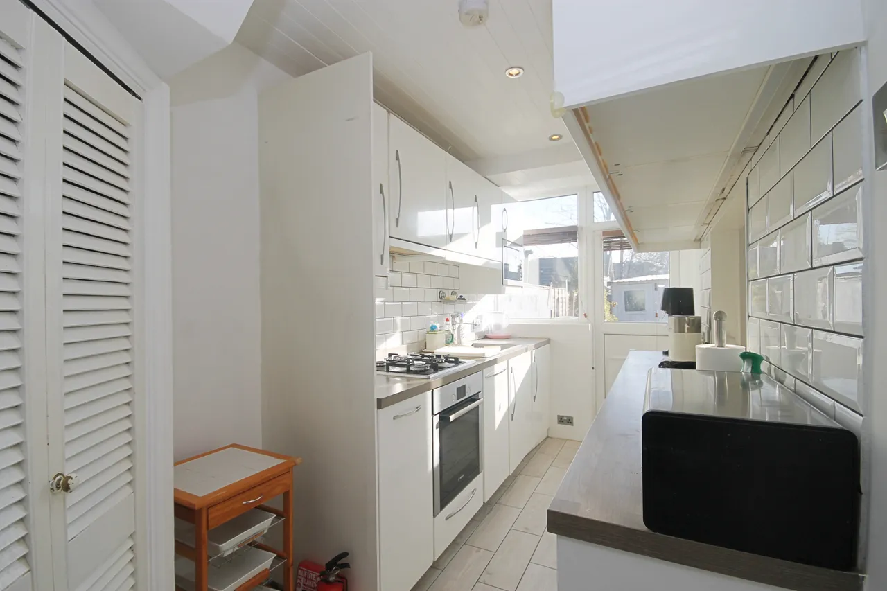 Oldfield Lane South, Greenford, UB6, photo 13
