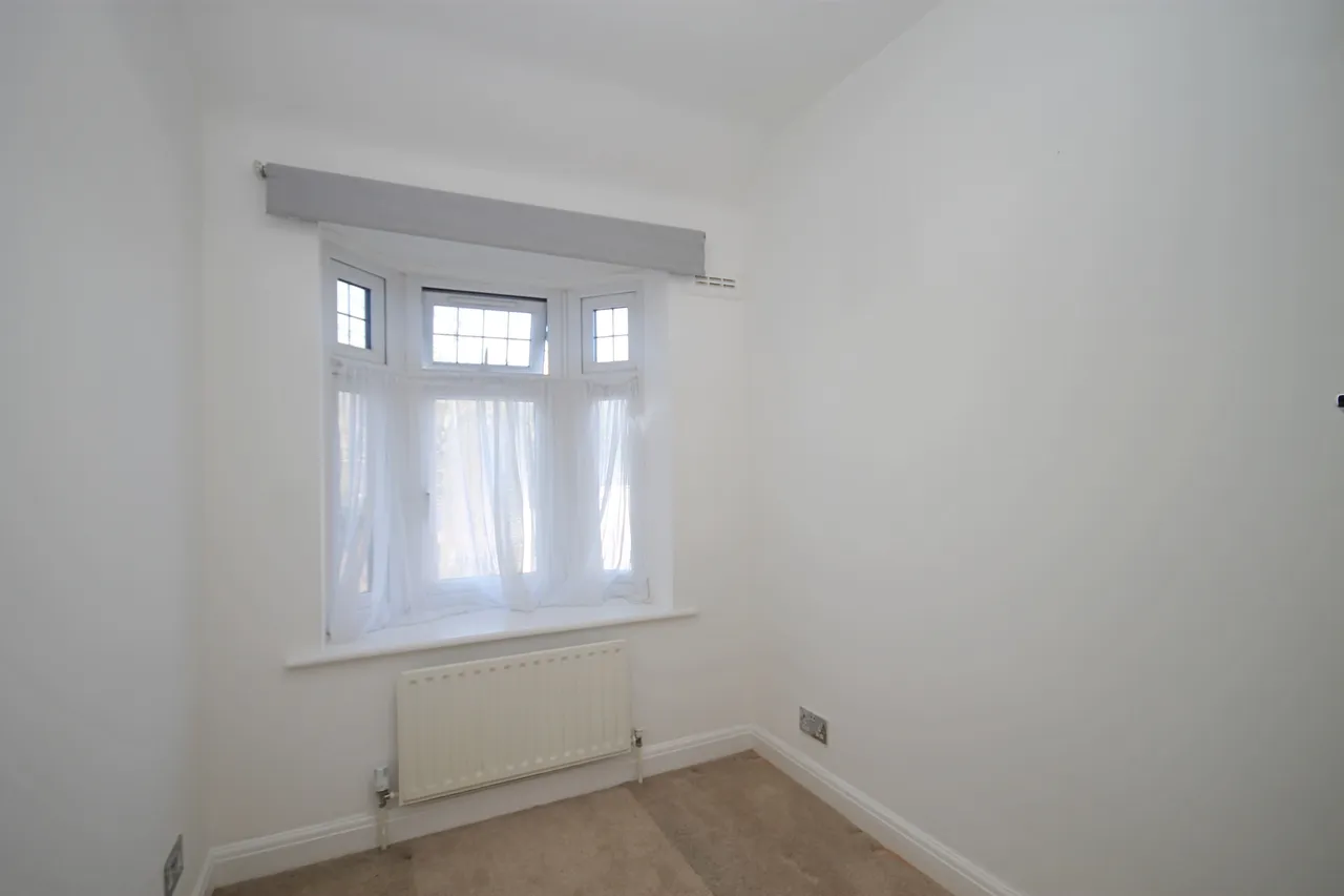 Oldfield Lane South, Greenford, UB6, photo 8