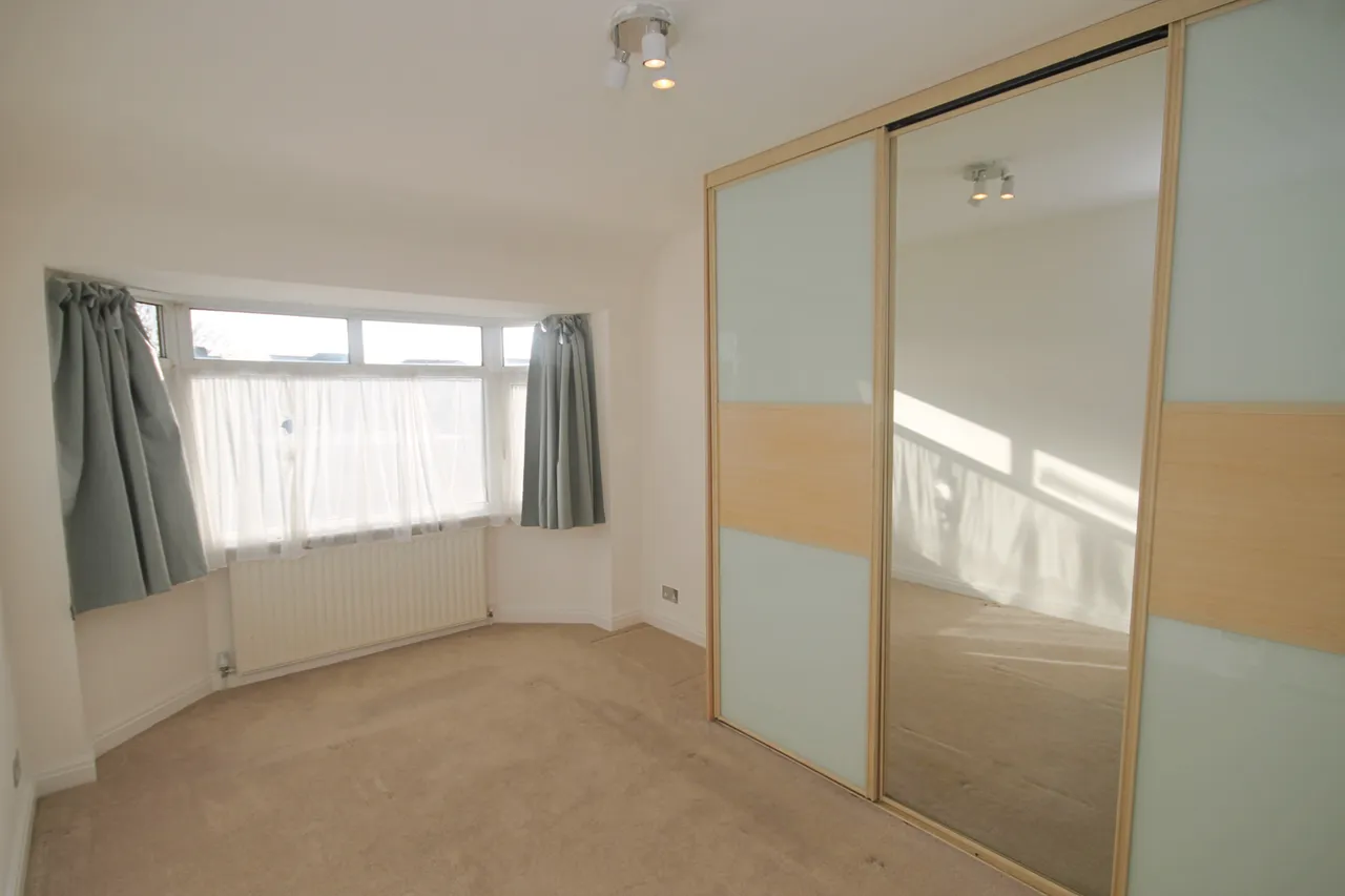 Oldfield Lane South, Greenford, UB6, photo 5
