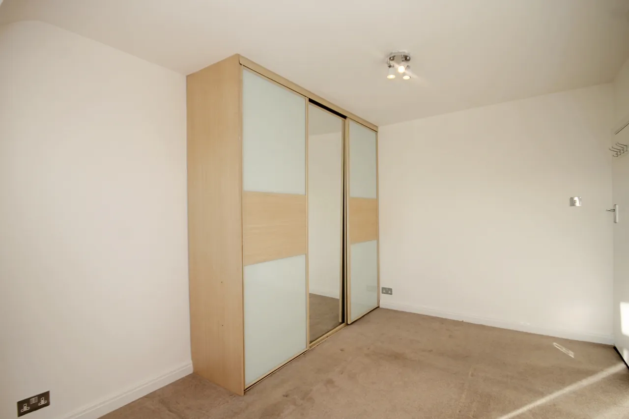 Oldfield Lane South, Greenford, UB6, photo 14