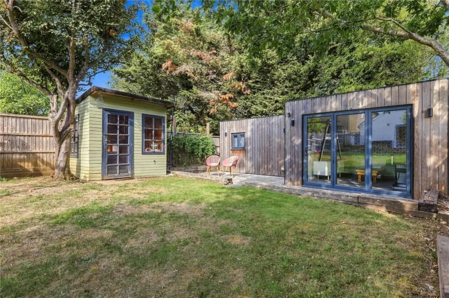 with 5 bedrooms in Bishop's Stortford, CM23, photo 10