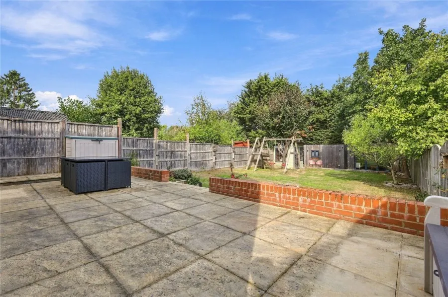 with 5 bedrooms in Bishop's Stortford, CM23, photo 11
