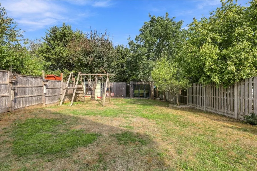 with 5 bedrooms in Bishop's Stortford, CM23, photo 14