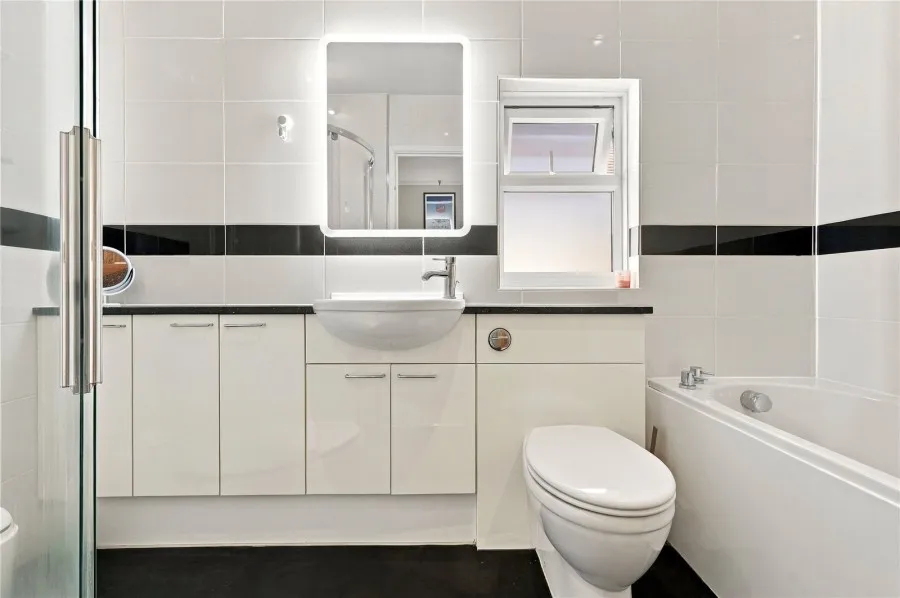 with 5 bedrooms in Bishop's Stortford, CM23, photo 8