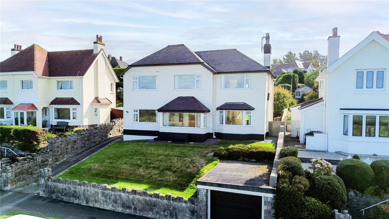 4 bed house for sale — Maesdu Avenue, Llandudno, Conwy, LL30 1NR