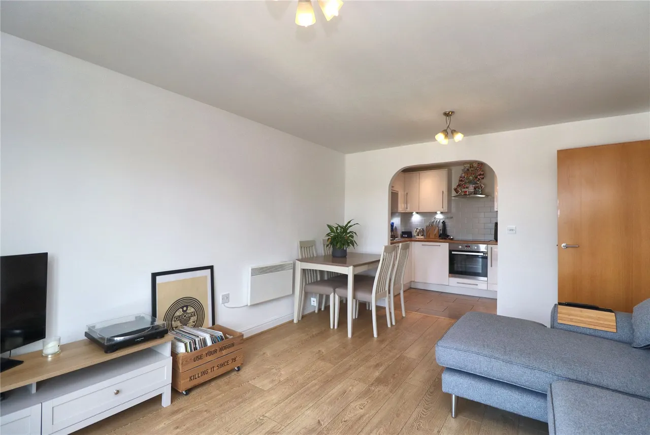 Goldsworth Road, Woking, GU21, photo 10