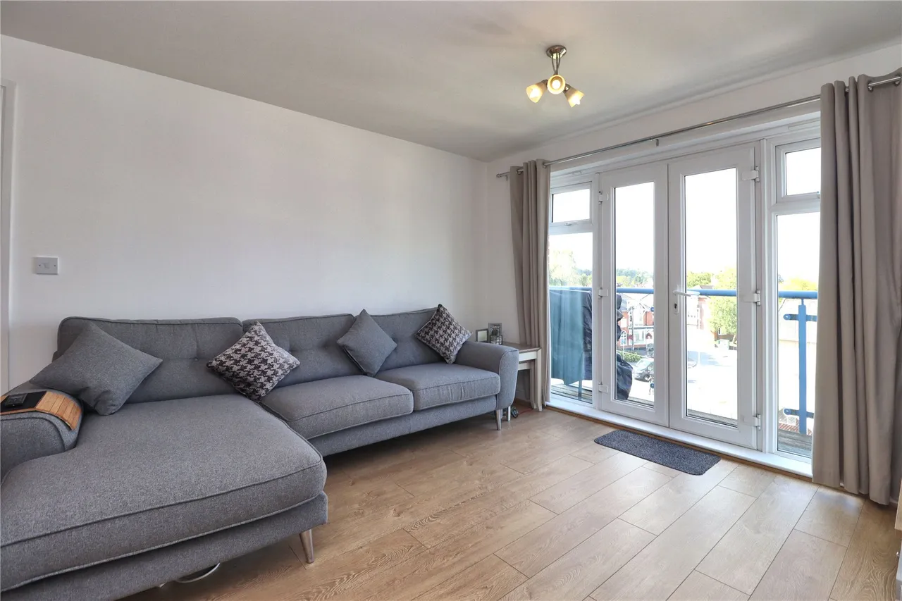 Goldsworth Road, Woking, GU21, photo 6