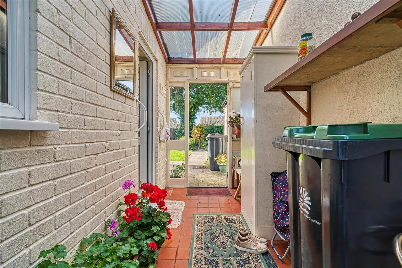 Bourne Way, Gillingham, photo 12