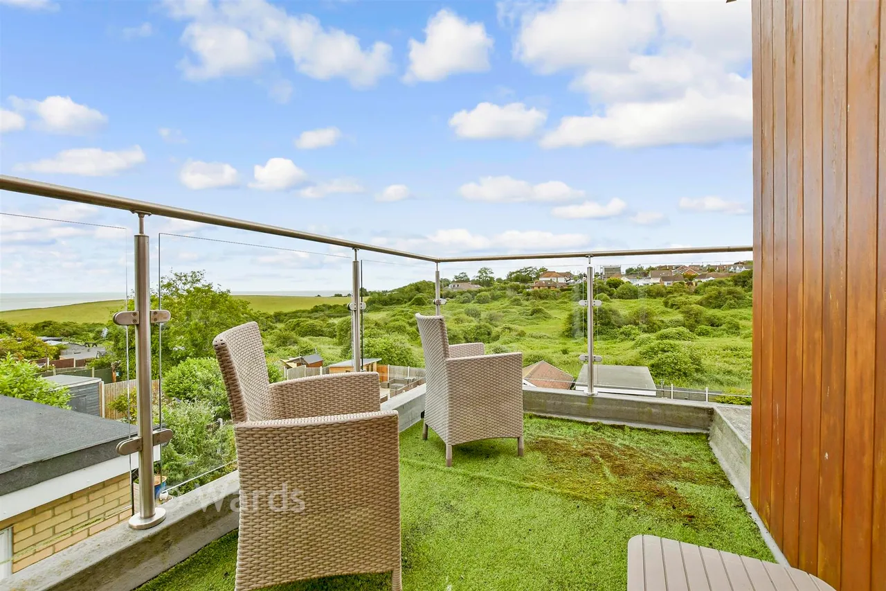 Baldwin Road, Minster-On-Sea, ME12, photo 12