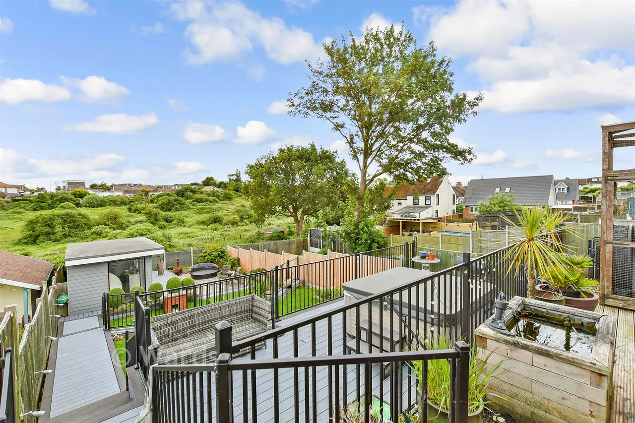 Baldwin Road, Minster-On-Sea, ME12, photo 13