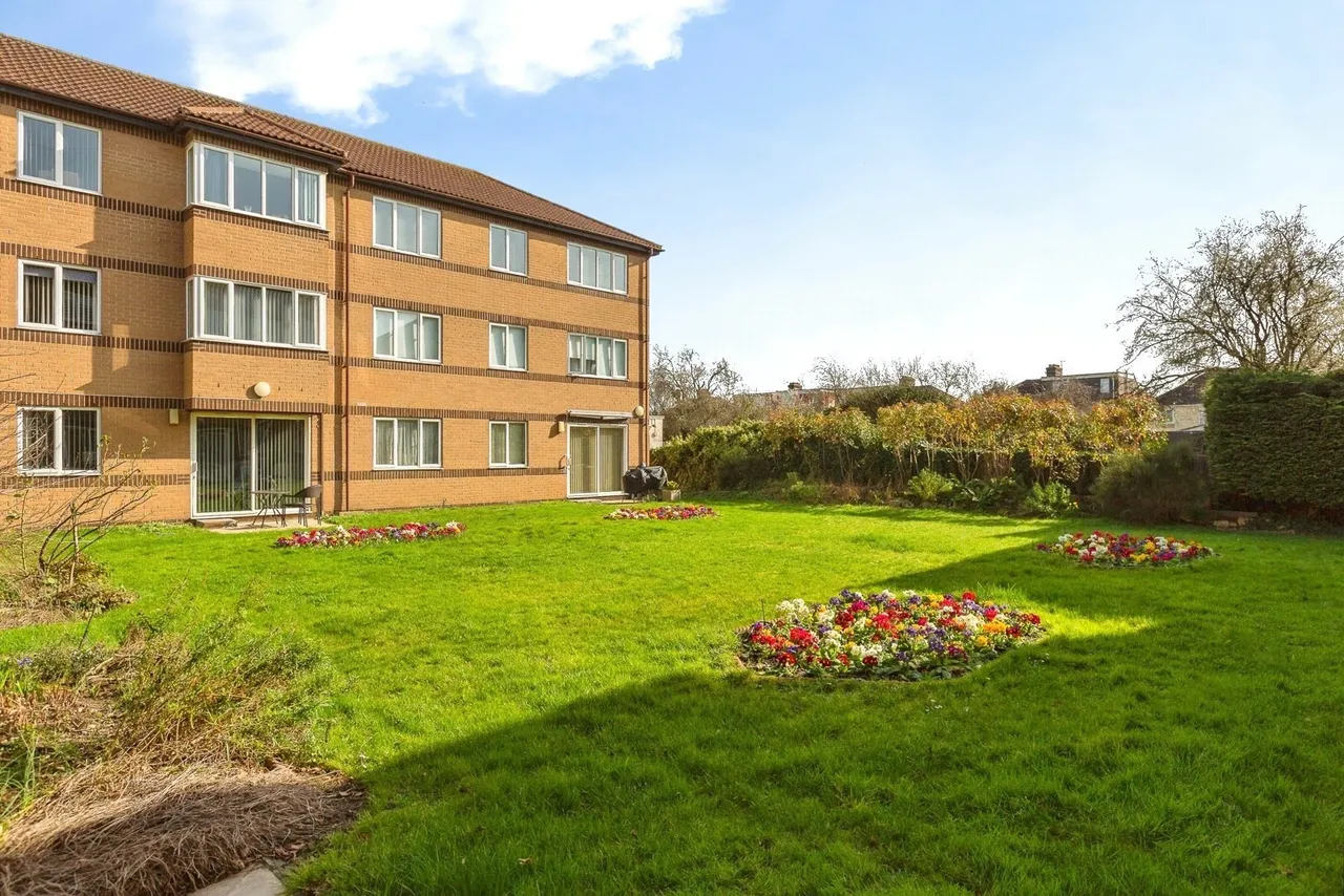 Beehive Lane, Ilford, IG4, photo 16