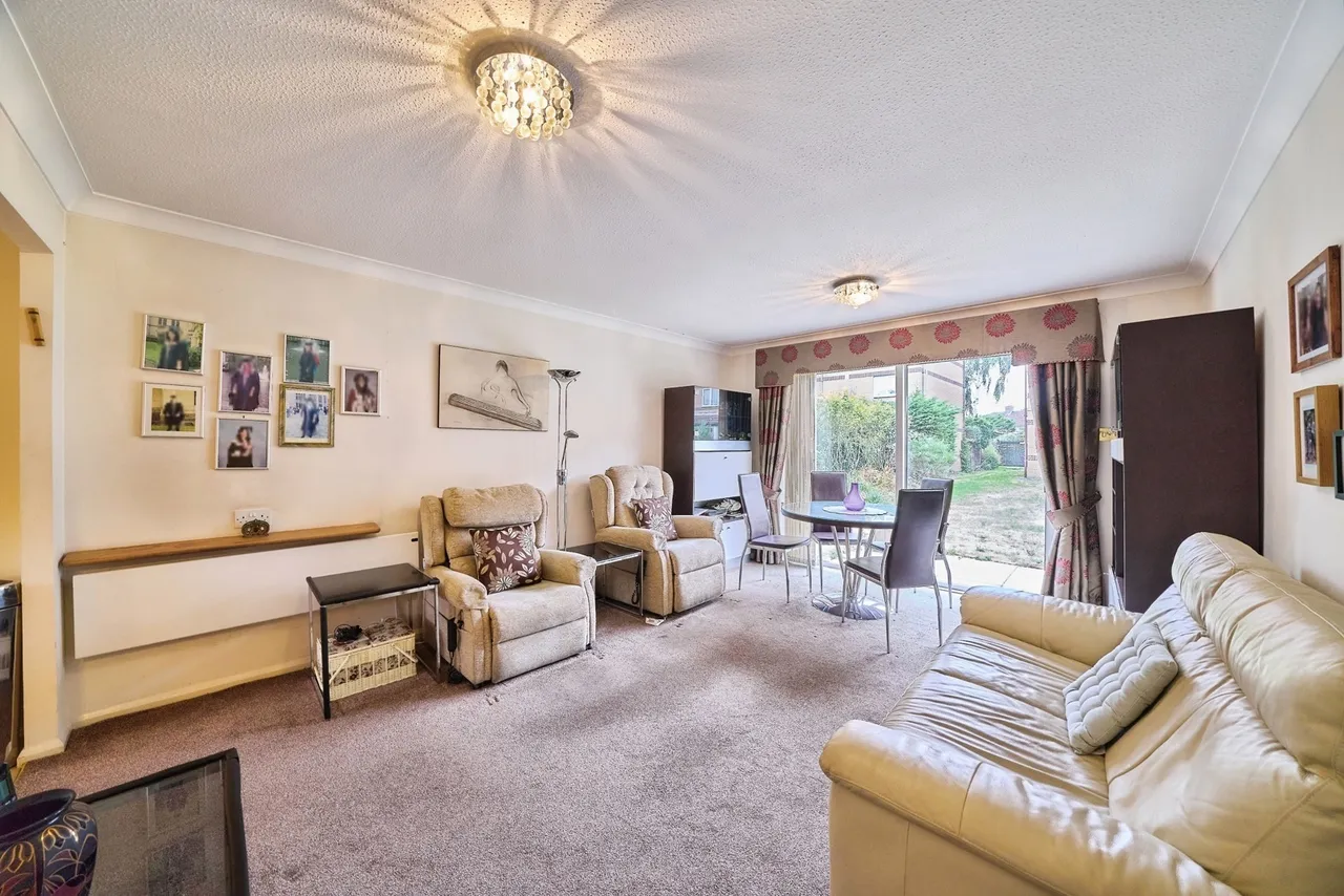 Beehive Lane, Ilford, IG4, photo 5