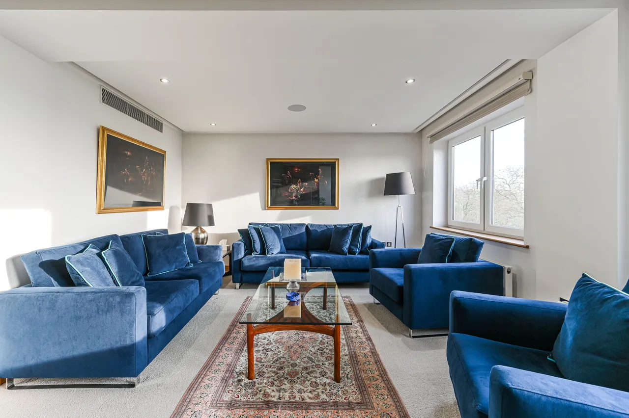 Flat 15, 89 Piccadilly, London, photo 2