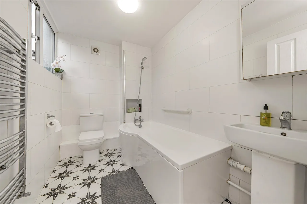 Pottery Road, Brentford, TW8, photo 9