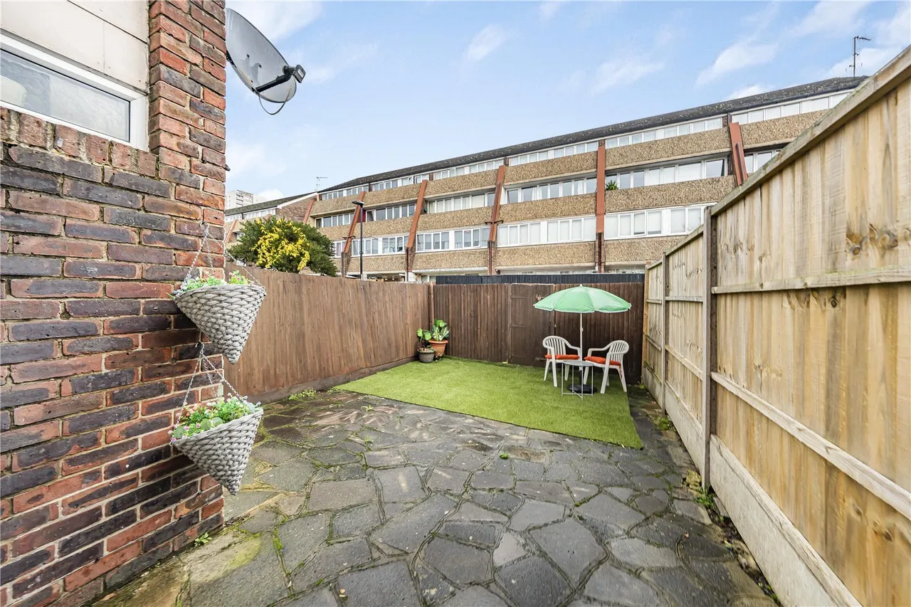 Pottery Road, Brentford, TW8, photo 18
