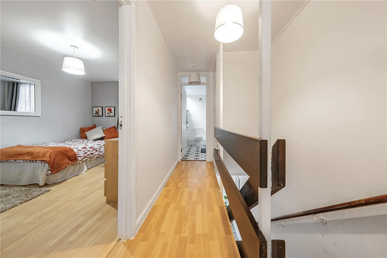 Pottery Road, Brentford, TW8, photo 13